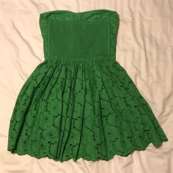 Strapless green mini-dress w/ cute floral pattern! - Picture 2 of 4